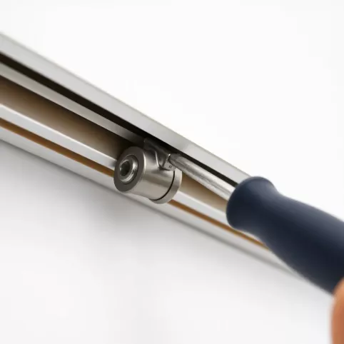 Jak zdemontować drzwi przesuwne w szafie PAX